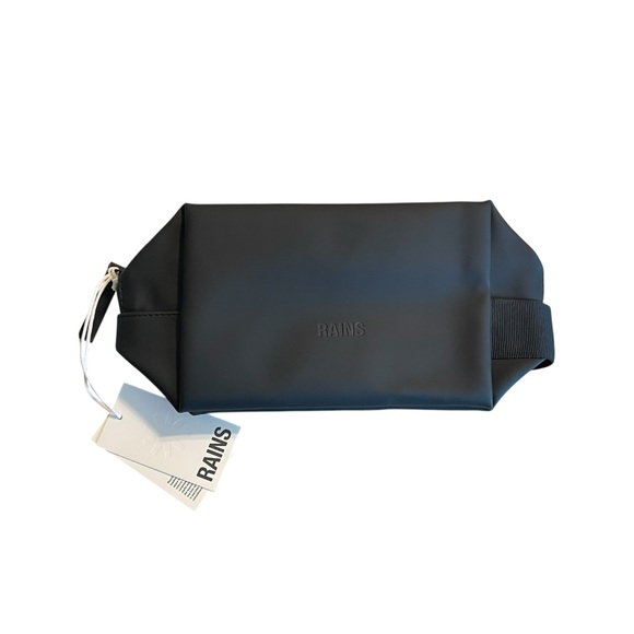 RAINS Black Dome-Shaped Toiletry Bag with Zippered Closure - Picture 3 of 4